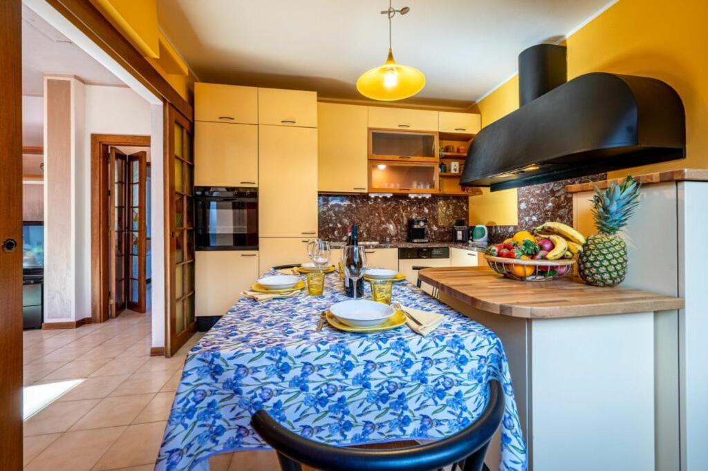 Villa Iris -Pet Friendly Stay - Garden - Private Parking- Bike Friendly Holiday House Colico Exteriér fotografie